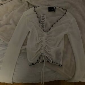 Cropped long sleeve white